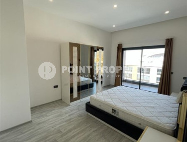 Panoramic duplex on the 13th floor with an attic in a new residence, commissioned in 2022.-id-4574-photo-4