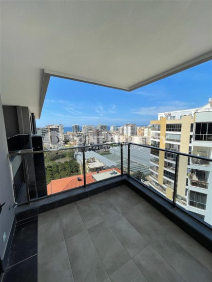 Panoramic duplex on the 13th floor with an attic in a new residence, commissioned in 2022.-id-4574-photo-12