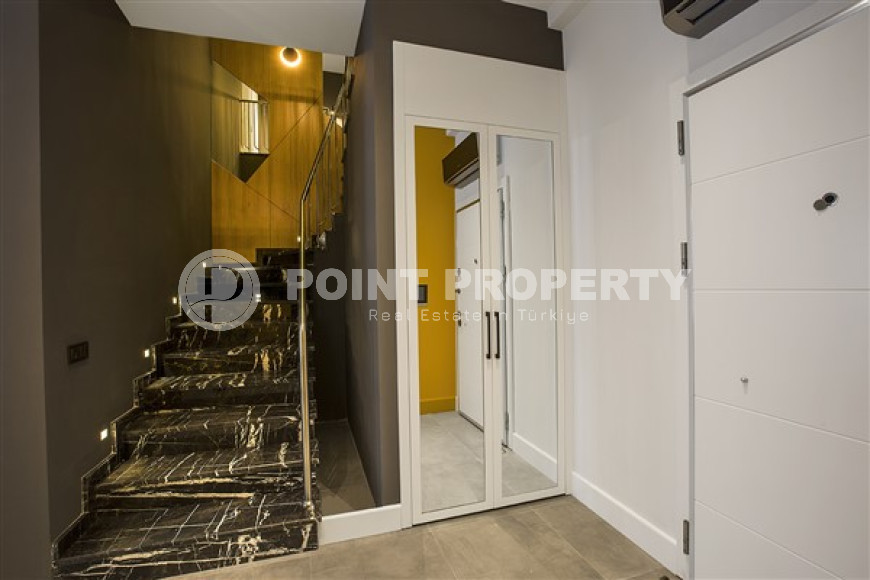 Stylish two-level apartment on the 1st and 2nd floors 350 meters from the sea in the center of Alanya.-id-4576-photo-5