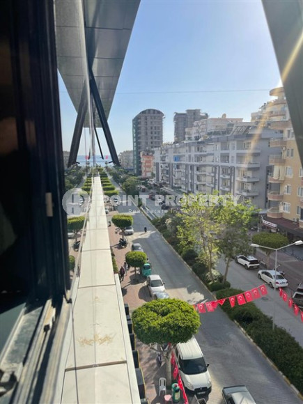 Furnished office space on one of the central streets of the Mahmutlar district.-id-4581-photo-6