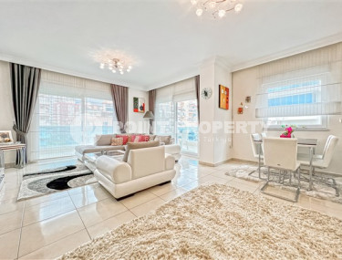 Luxurious three-room apartment 125 m2 with two balconies, Mahmutlar district-id-4588-photo-2