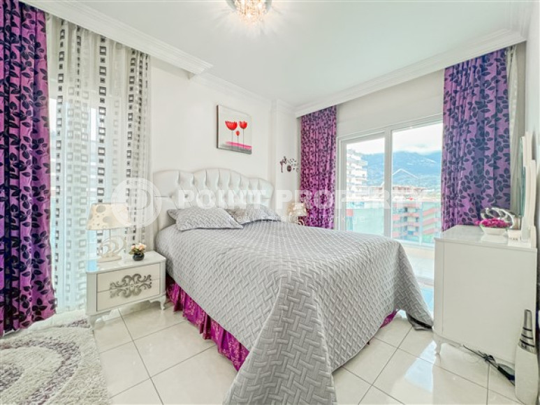 Luxurious three-room apartment 125 m2 with two balconies, Mahmutlar district-id-4588-photo-6