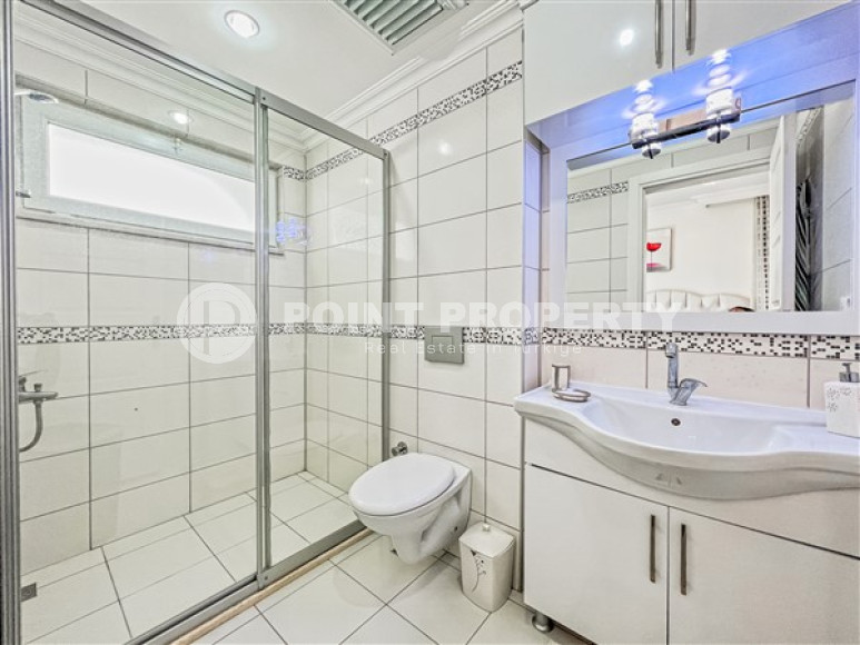 Luxurious three-room apartment 125 m2 with two balconies, Mahmutlar district-id-4588-photo-7