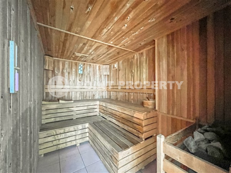 Luxurious three-room apartment 125 m2 with two balconies, Mahmutlar district-id-4588-photo-12