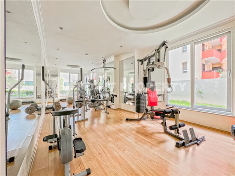 Luxurious three-room apartment 125 m2 with two balconies, Mahmutlar district-id-4588-photo-13