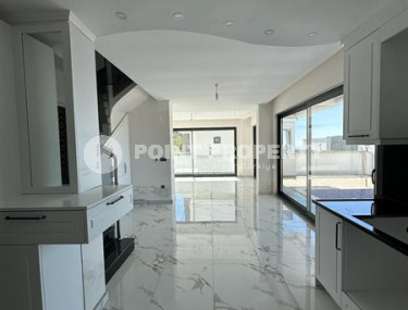 Четырехкомнатная вилла с роскошным обзором на Средиземное море, район Бекташ-id-4590-фото-3