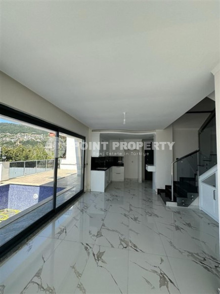 Четырехкомнатная вилла с роскошным обзором на Средиземное море, район Бекташ-id-4590-фото-4