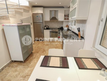 Spacious two-level 3+1 apartment on the 5th floor with an attic in a quiet, comfortable area of Alanya - Cikcilli.-id-4594-photo-4