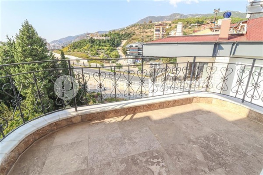 Spacious two-level 3+1 apartment on the 5th floor with an attic in a quiet, comfortable area of Alanya - Cikcilli.-id-4594-photo-14