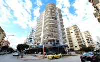 Comfortable apartments with designer renovation 300 meters from the beach and promenade.-id-4600-photo-12