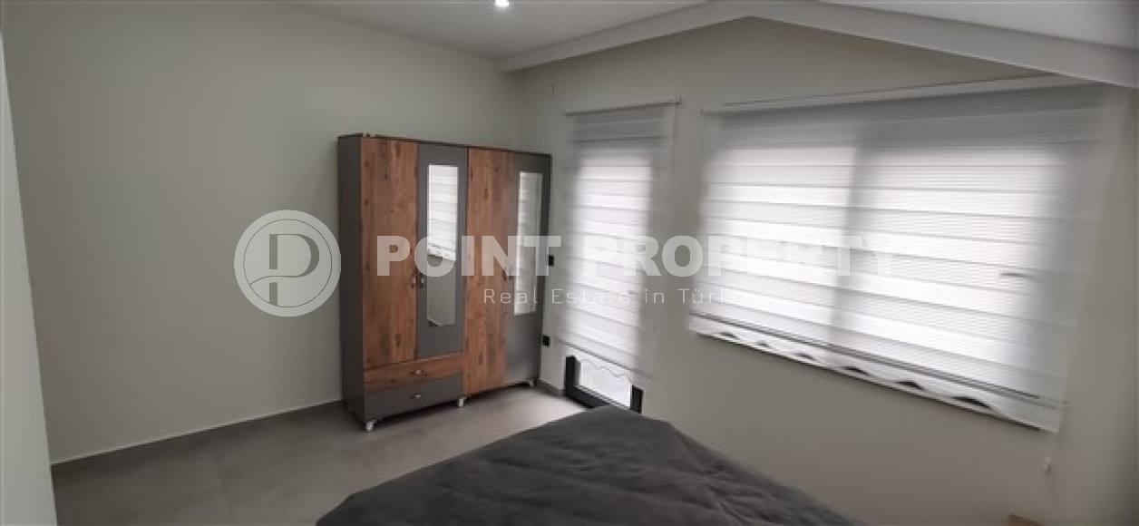 Small three-room penthouse 145 m2 in a residence built in 2021, Mahmutlar district-id-4605-photo-5