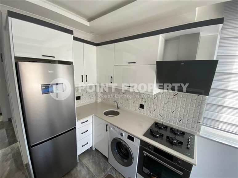 Классическая квартира с планировкой 1+1 в резиденции в 200 метрах от моря, Кестель-id-4608-фото-3