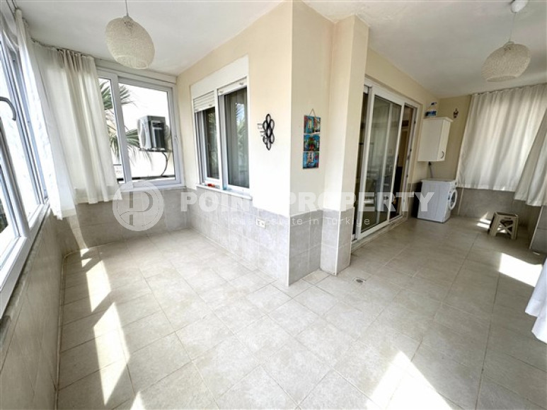 Просторная светлая квартира с мебелью и бытовой техникой в 200 метрах от пляжа и набережной.-id-4624-фото-8