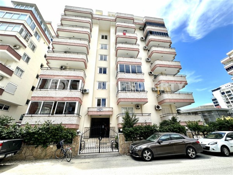 Просторная светлая квартира с мебелью и бытовой техникой в 200 метрах от пляжа и набережной.-id-4624-фото-12