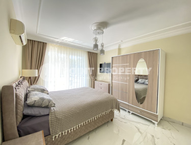 Three-room apartment for rent in a residence with a swimming pool in Mahmutlar, Alanya.-id-4625-photo-5