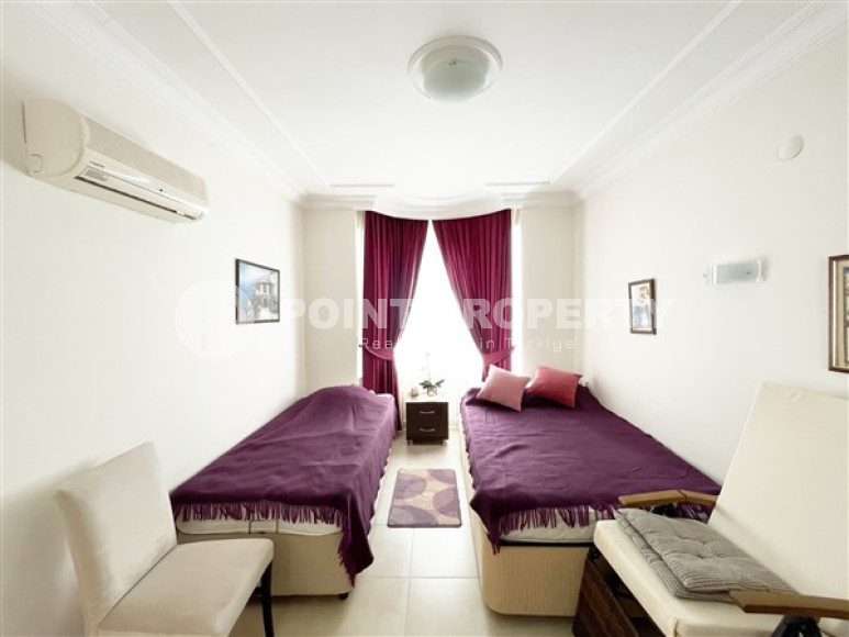 Equipped three-room apartment 115 m2 with two balconies and furniture, Mahmutlar district-id-4629-photo-4