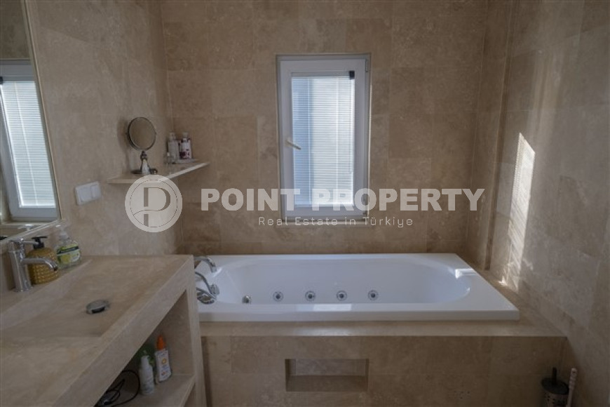 Spacious villa of 200 m2 with furniture and beautiful views from the balconies and terraces, Konakli district-id-4636-photo-8