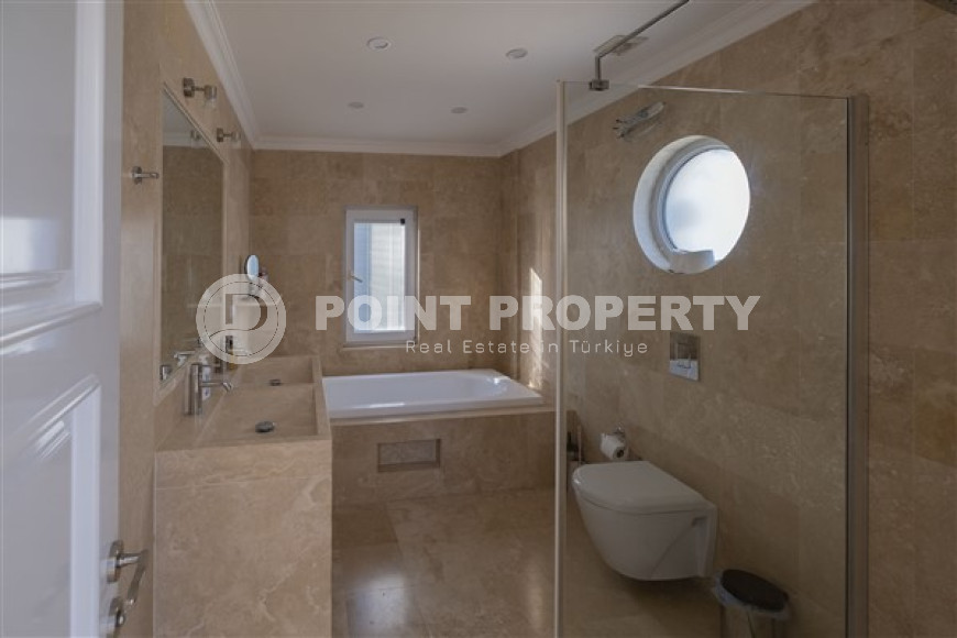 Spacious villa of 200 m2 with furniture and beautiful views from the balconies and terraces, Konakli district-id-4636-photo-9