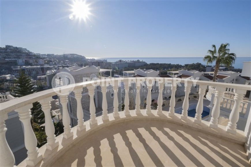 Spacious villa of 200 m2 with furniture and beautiful views from the balconies and terraces, Konakli district-id-4636-photo-15