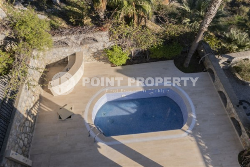 Spacious villa of 200 m2 with furniture and beautiful views from the balconies and terraces, Konakli district-id-4636-photo-17