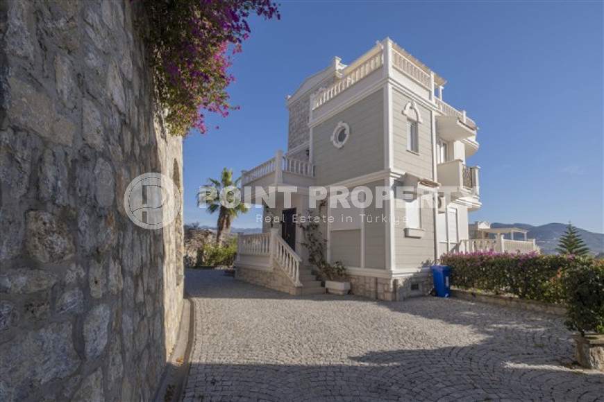 Spacious villa of 200 m2 with furniture and beautiful views from the balconies and terraces, Konakli district-id-4636-photo-19