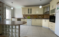 Large three bedroom apartment on the 2nd floor in the center of Mahmutlar.-id-4644-photo-2