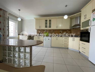 Large three bedroom apartment on the 2nd floor in the center of Mahmutlar.-id-4644-photo-2
