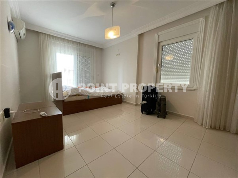 Large three bedroom apartment on the 2nd floor in the center of Mahmutlar.-id-4644-photo-3