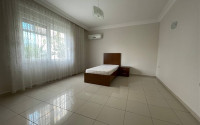 Large three bedroom apartment on the 2nd floor in the center of Mahmutlar.-id-4644-photo-5