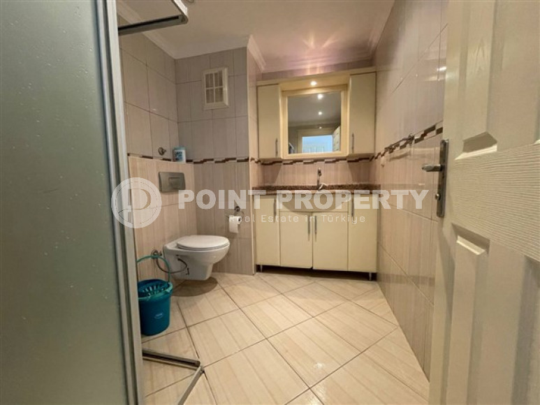 Large three bedroom apartment on the 2nd floor in the center of Mahmutlar.-id-4644-photo-8