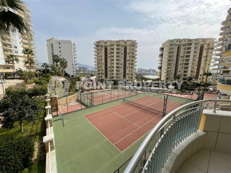 Large three bedroom apartment on the 2nd floor in the center of Mahmutlar.-id-4644-photo-13