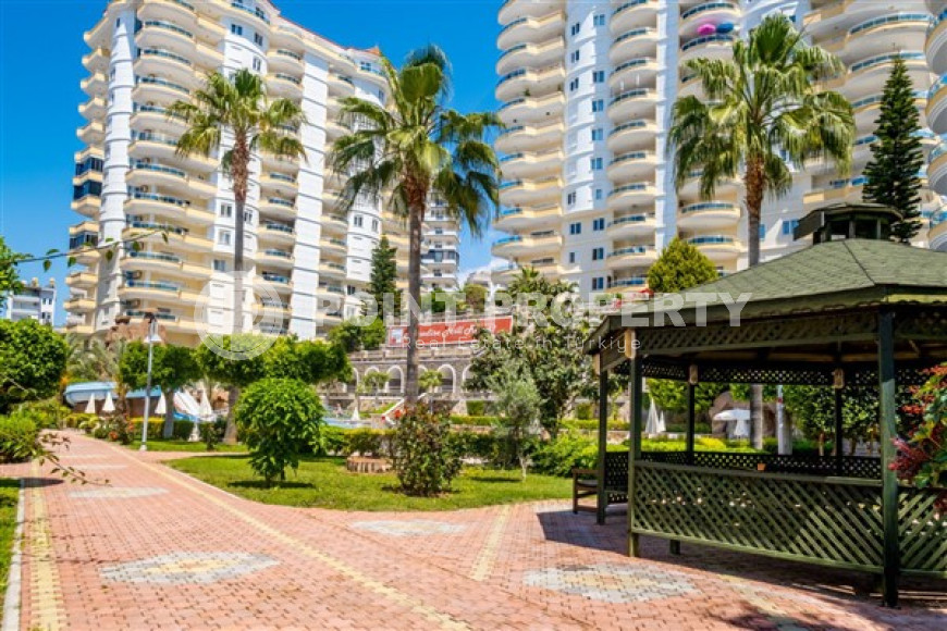 Large three bedroom apartment on the 2nd floor in the center of Mahmutlar.-id-4644-photo-16