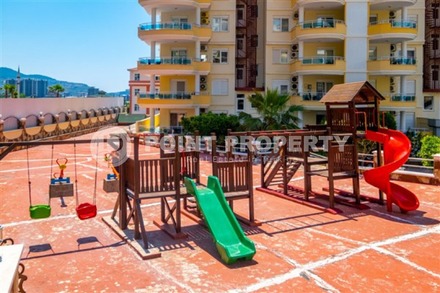 Large three bedroom apartment on the 2nd floor in the center of Mahmutlar.-id-4644-photo-17