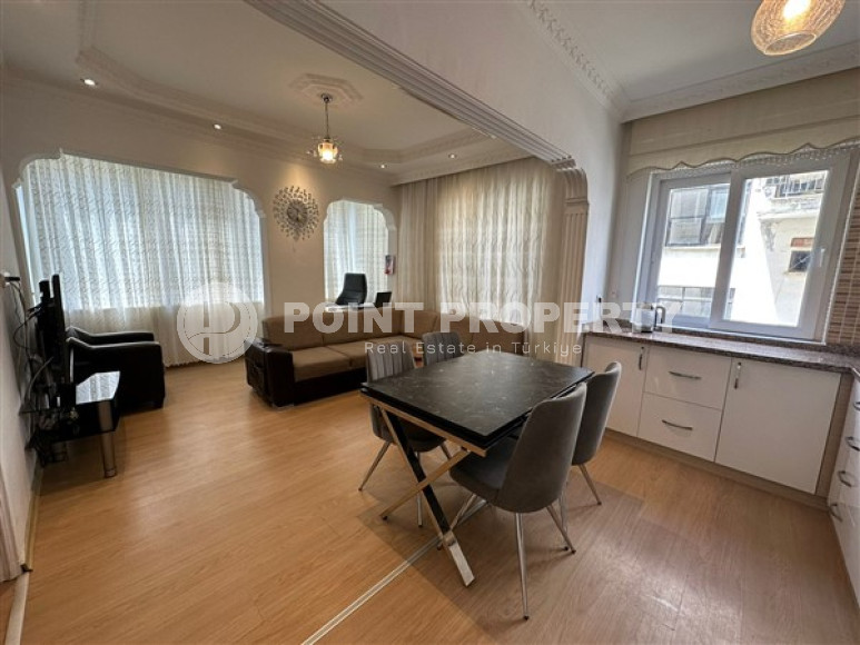 Well-kept one-bedroom apartment 68 m2 with furniture, Alanya center-id-4648-photo-1