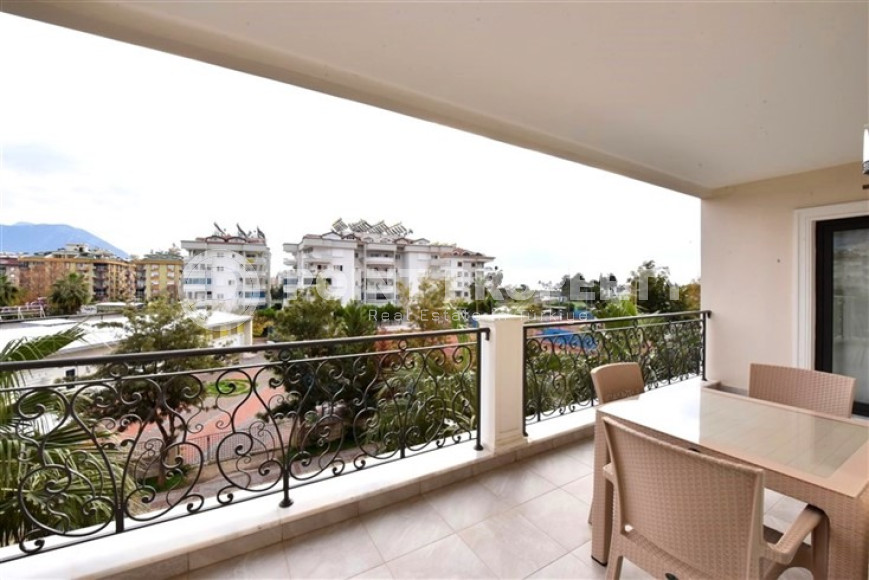 Exquisite apartment with an area of 101 m2 and two balconies 100 meters from the sea, Alanya center-id-4655-photo-10