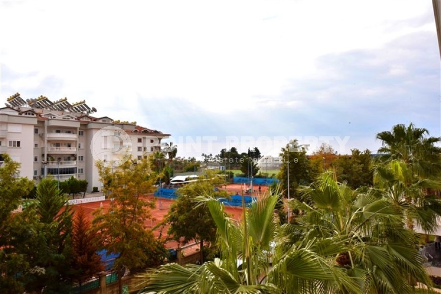 Exquisite apartment with an area of 101 m2 and two balconies 100 meters from the sea, Alanya center-id-4655-photo-26