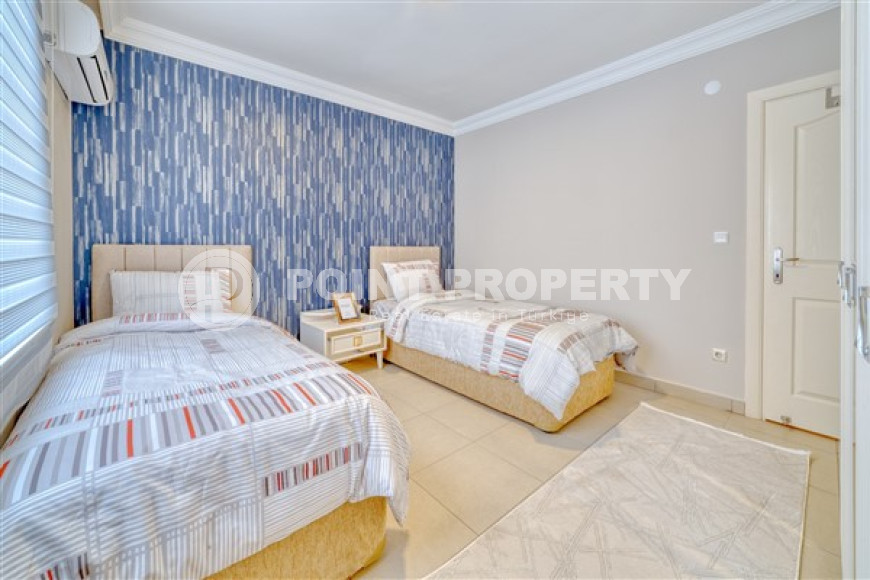 Трёхкомнатные современные апартаменты, новая мебель, 200 м к морю.-id-4657-фото-7