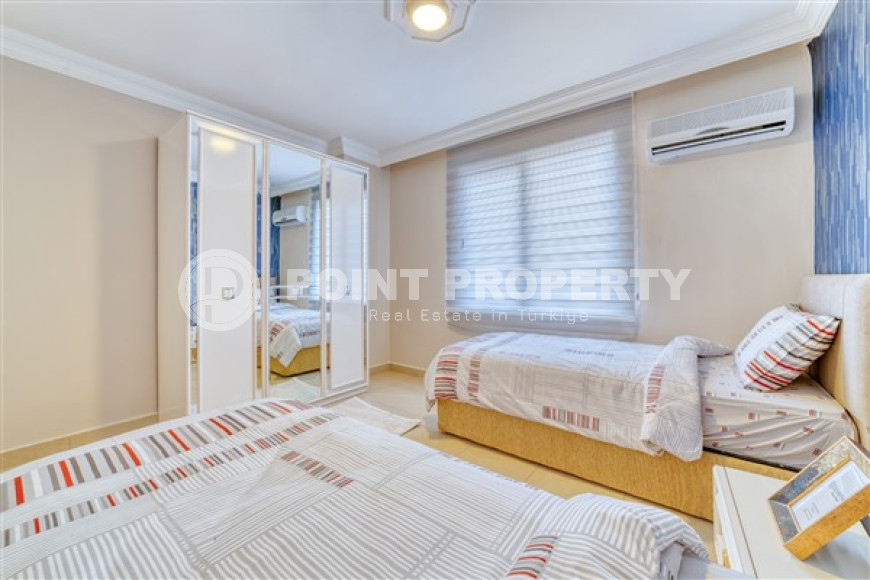 Трёхкомнатные современные апартаменты, новая мебель, 200 м к морю.-id-4657-фото-9