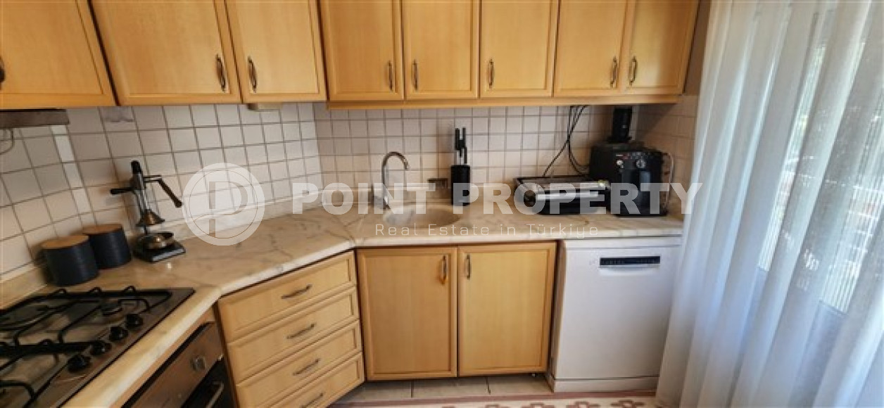 Отдельно стоящая двухэтажная вилла 4+1 в комфортабельном комплексе с бассейном и садом.-id-4659-фото-7