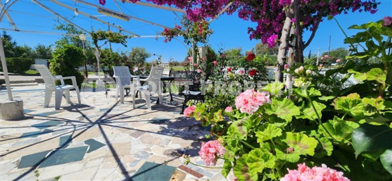 Отдельно стоящая двухэтажная вилла 4+1 в комфортабельном комплексе с бассейном и садом.-id-4659-фото-23