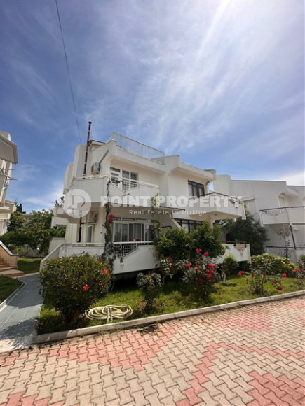 Отдельно стоящая двухэтажная вилла 4+1 в комфортабельном комплексе с бассейном и садом.-id-4659-фото-25