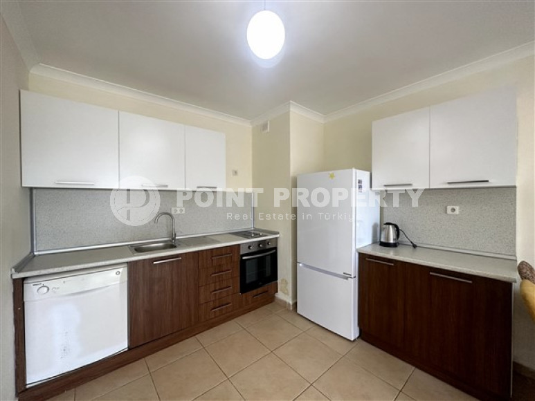 Spacious one bedroom apartment 650 meters from the beach and promenade in the center of Mahmutlar.-id-4664-photo-3