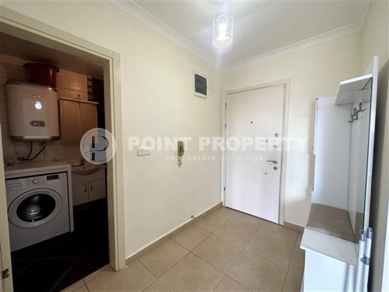 Spacious one bedroom apartment 650 meters from the beach and promenade in the center of Mahmutlar.-id-4664-photo-4