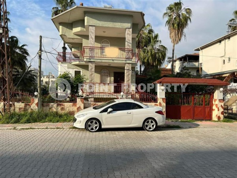 Двухэтажная вилла 3+1 с собственным садом в 150 метрах от пляжа в районе Конаклы.-id-4667-фото-9