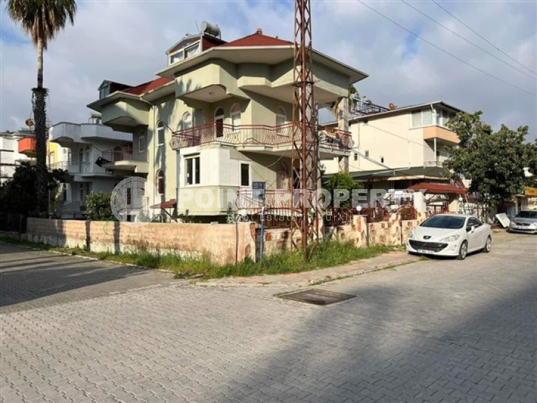 Двухэтажная вилла 3+1 с собственным садом в 150 метрах от пляжа в районе Конаклы.-id-4667-фото-10