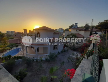 Красивая четырёхкомнатная вилла с общей площадью 180 м2 в районе Авсаллар-id-4670-фото-2