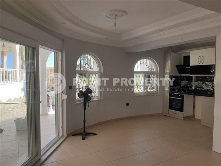 Красивая четырёхкомнатная вилла с общей площадью 180 м2 в районе Авсаллар-id-4670-фото-4