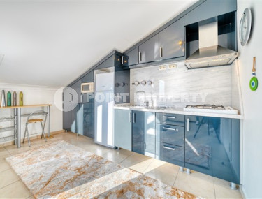 Светлая двухуровневая квартира с потрясающей локацией в 200 метрах от моря, центр Аланьи-id-4674-фото-4