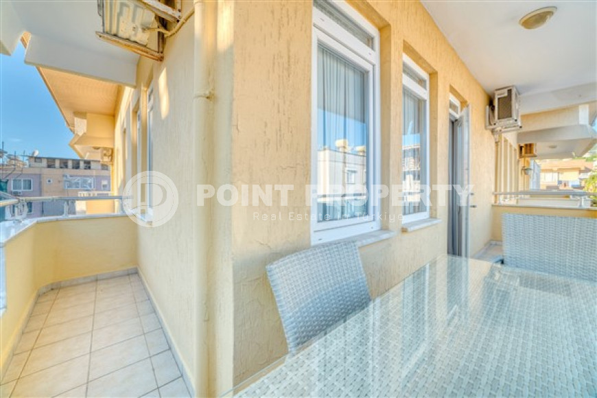 Светлая двухуровневая квартира с потрясающей локацией в 200 метрах от моря, центр Аланьи-id-4674-фото-13