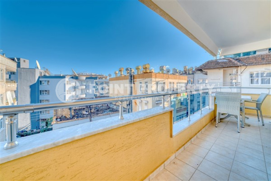 Светлая двухуровневая квартира с потрясающей локацией в 200 метрах от моря, центр Аланьи-id-4674-фото-14